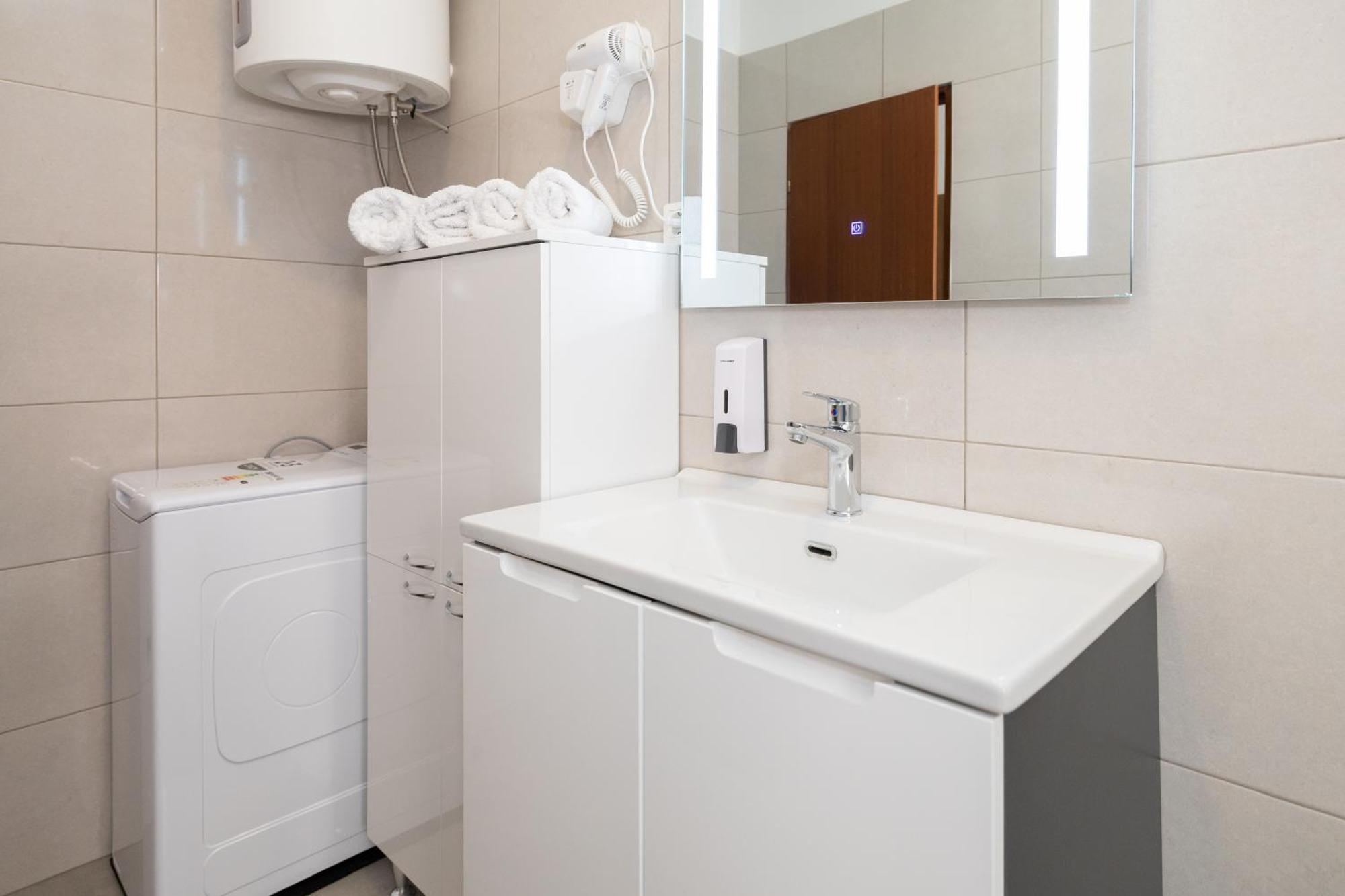 Apartments Mikanovic Crikvenica Eksteriør billede